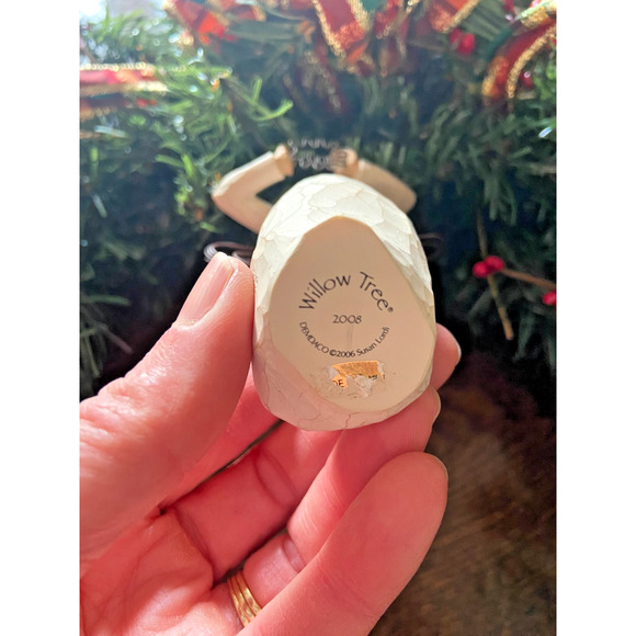 Handmade Willow Tree Angel Christmas 21" Wreath With Plaid Bow And Red Accents - Picture 9 of 11